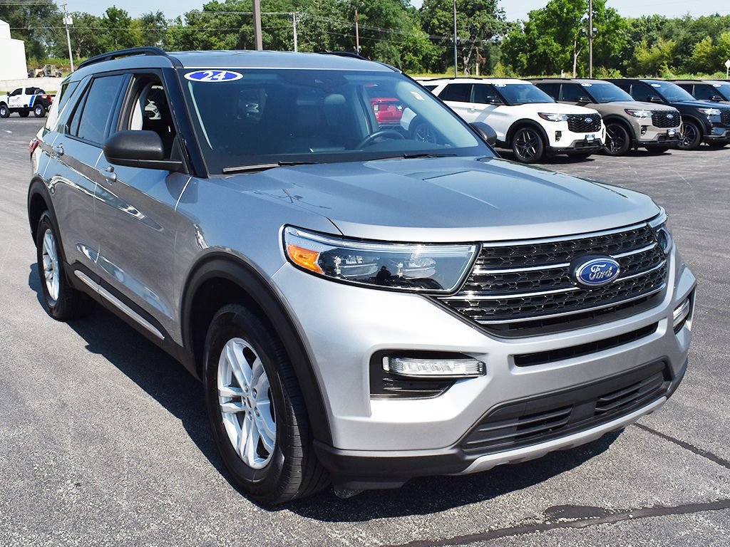 Certified 2024 Ford Explorer XLT w/ Equipment Group 202A AWD/4WD image 12