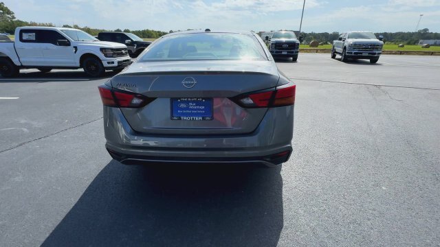 Used 2025 Nissan Altima 2.5 SV FWD image 7