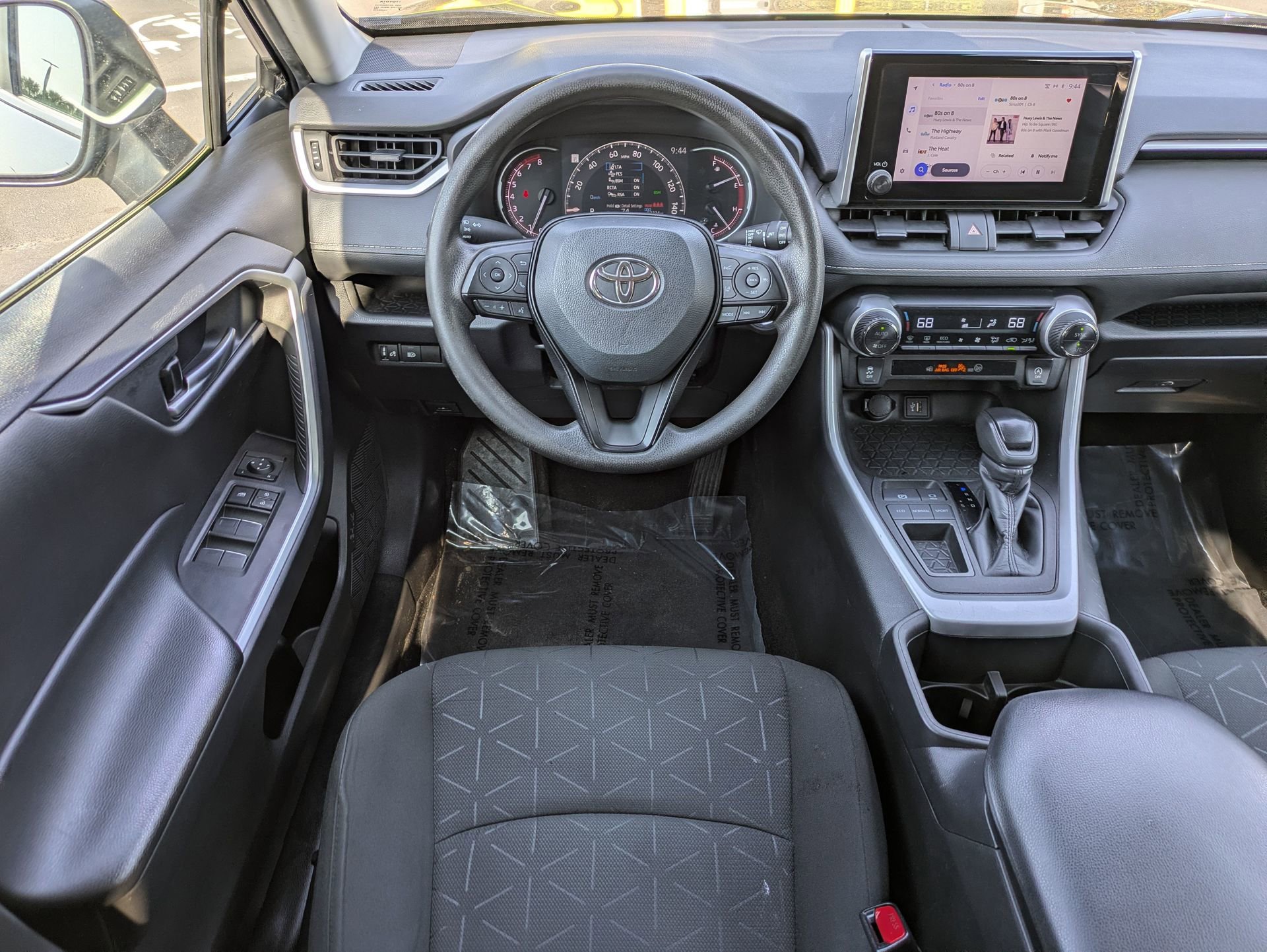 Used 2023 Toyota RAV4 XLE FWD image 19