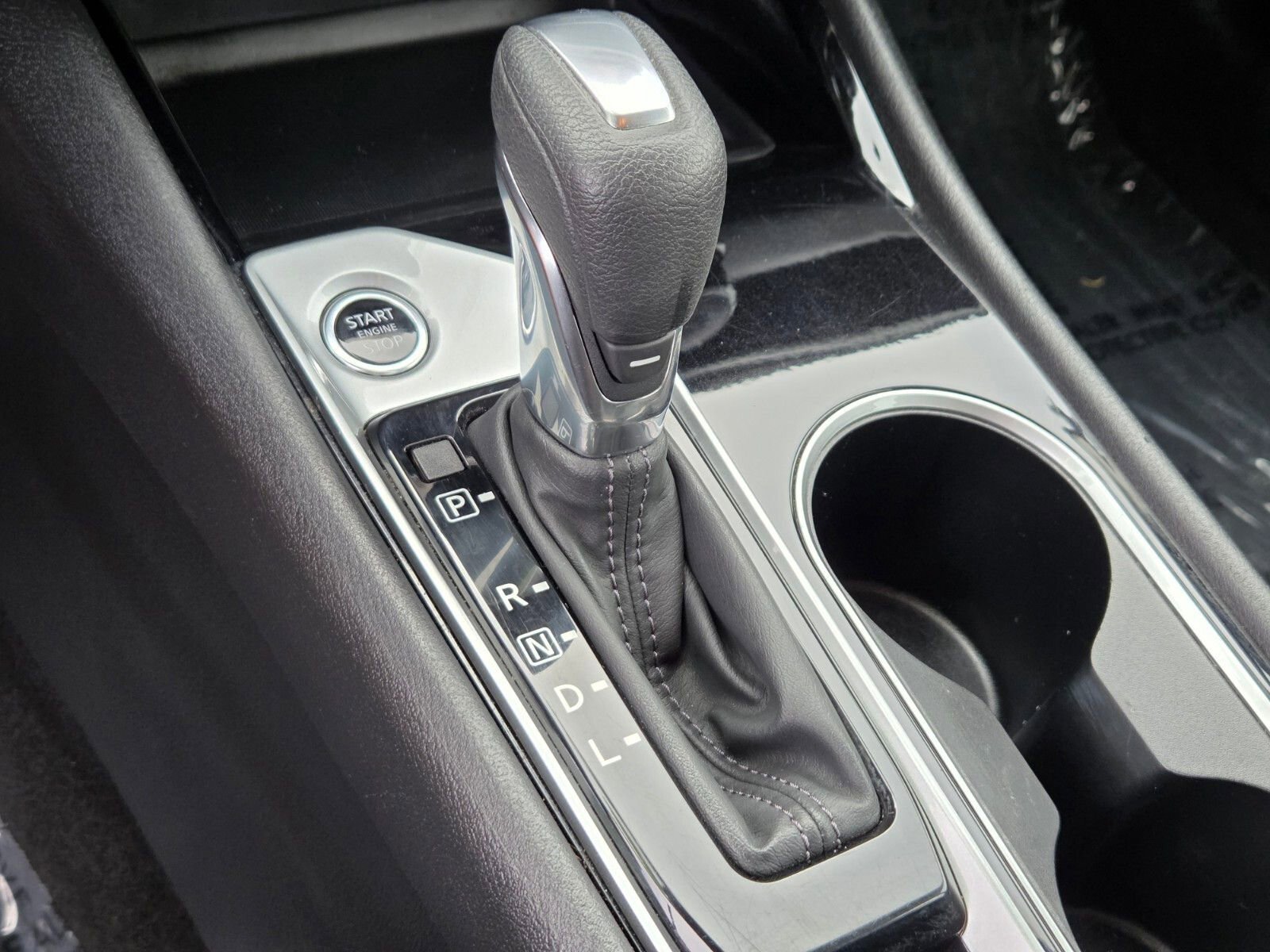 Used 2024 Nissan Altima 2.5 SV image 23