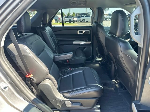 Certified 2023 Ford Explorer XLT w/ Equipment Group 202A RWD image 10