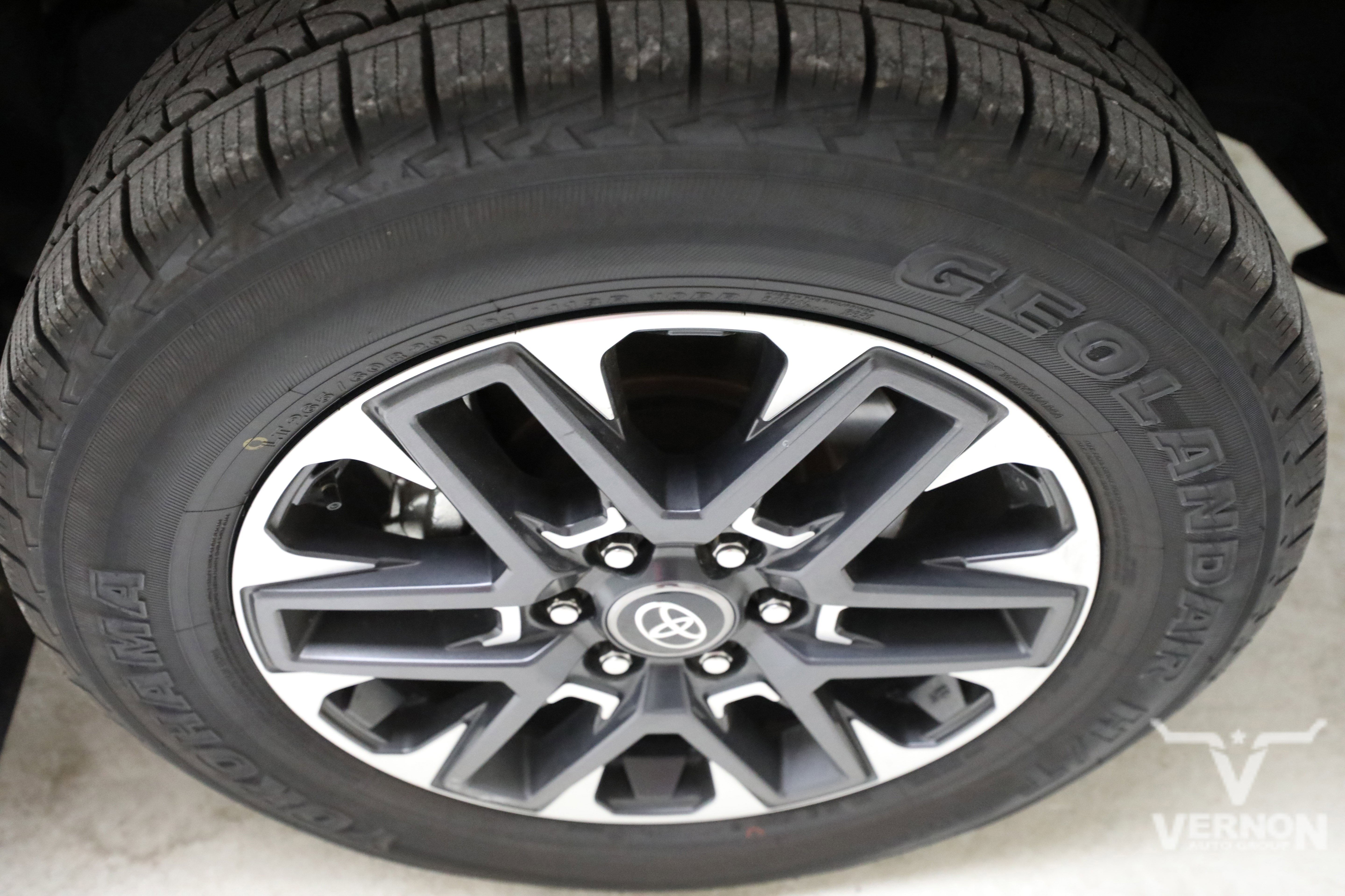 Used 2025 Toyota Tundra Limited w/ Power Package AWD/4WD image 30