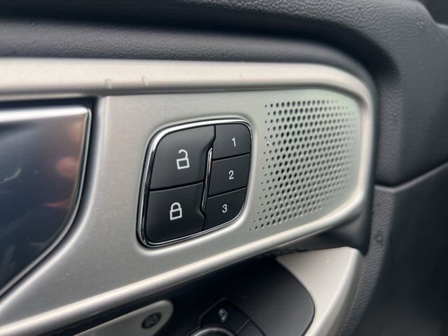 Certified 2022 Ford Explorer Limited w/ Limited Technology Package image 8