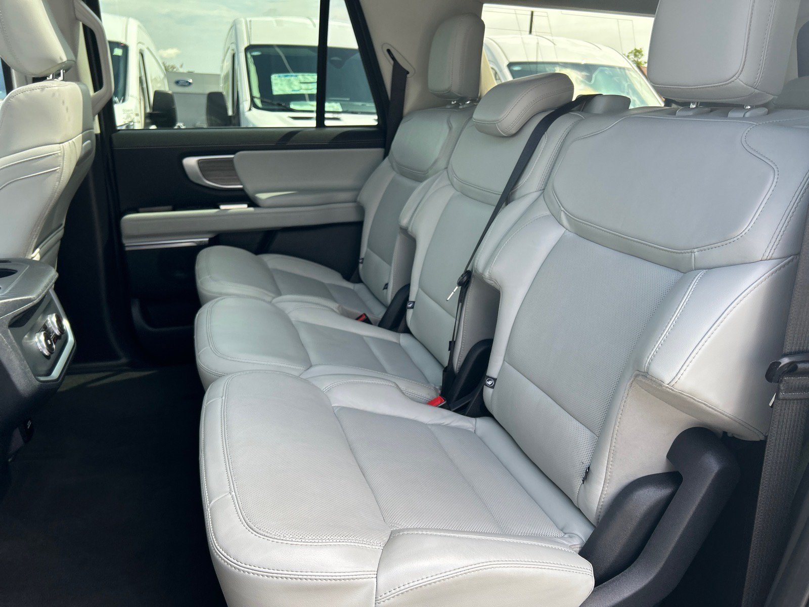 Certified 2025 Ford Expedition Max Platinum AWD/4WD image 12