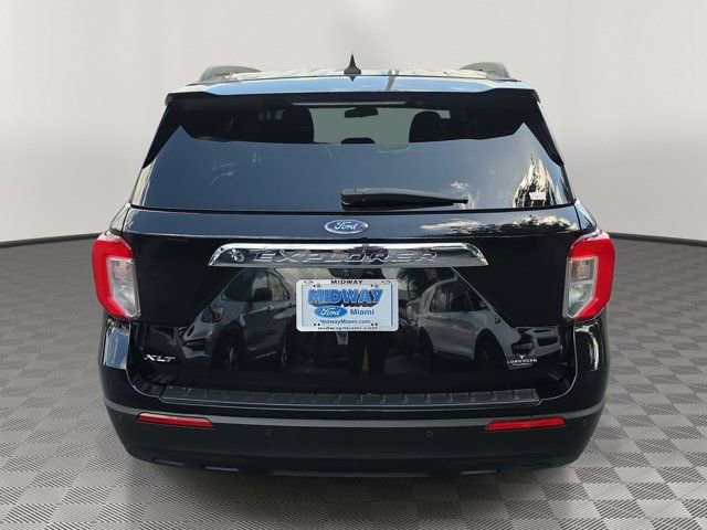 Certified 2022 Ford Explorer XLT RWD image 5