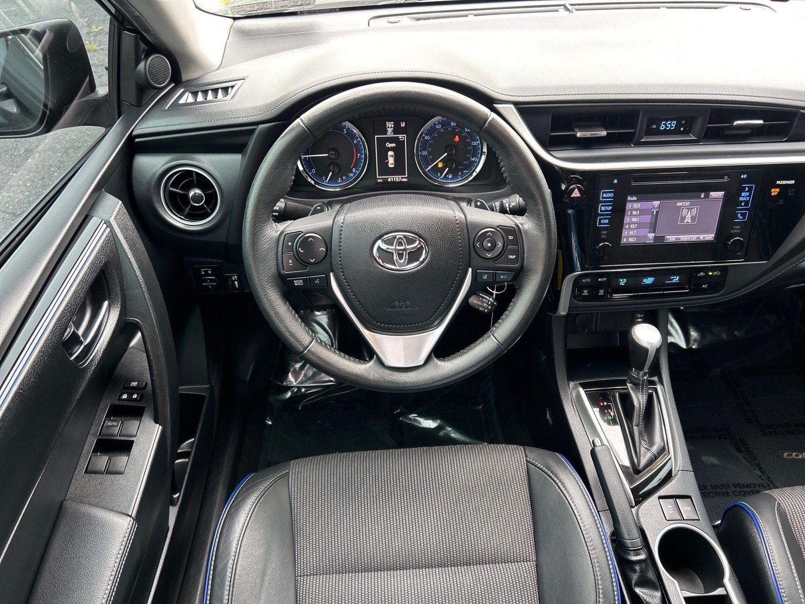 Used 2017 Toyota Corolla SE w/ Carpet Mat Package (TMS) FWD image 2