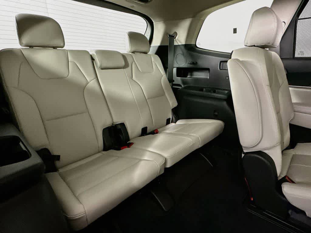 Used 2024 Kia Telluride EX w/ EX Captain's Chair Package FWD image 33