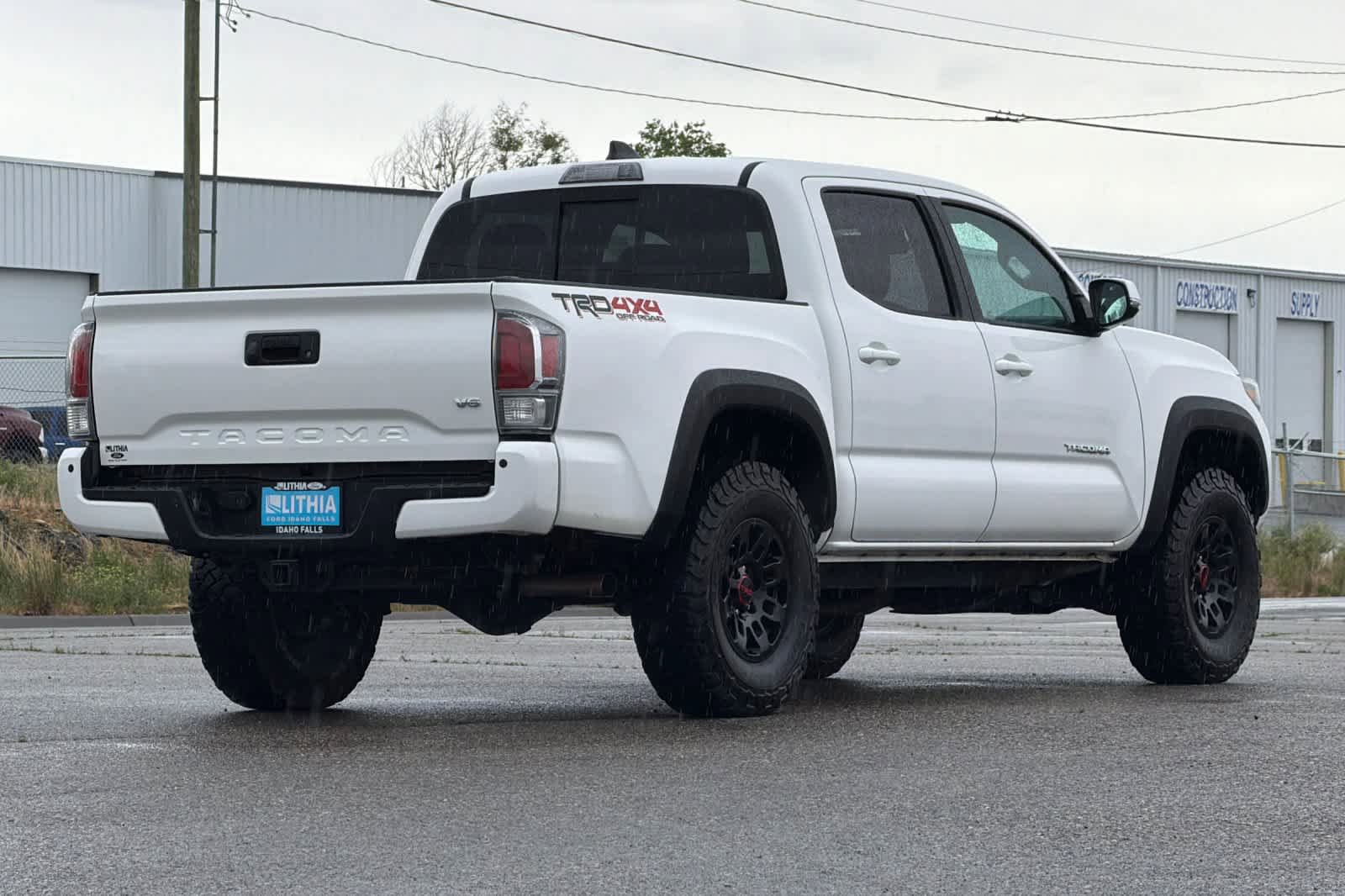 Used 2020 Toyota Tacoma TRD Off-Road w/ Technology Package AWD/4WD image 2