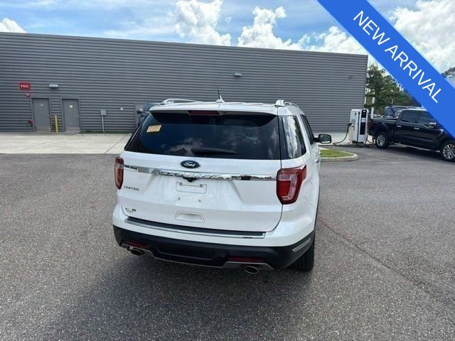 Certified 2018 Ford Explorer Limited FWD image 6