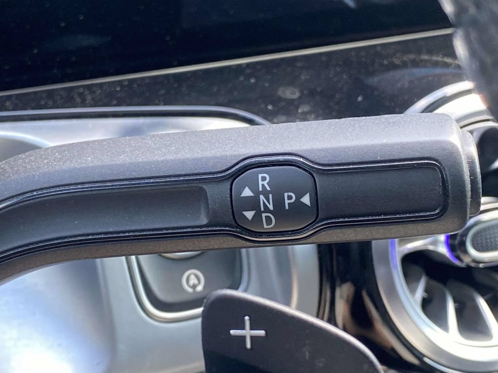 Used 2022 Mercedes-Benz GLB 250 w/ Premium Package Lite image 28