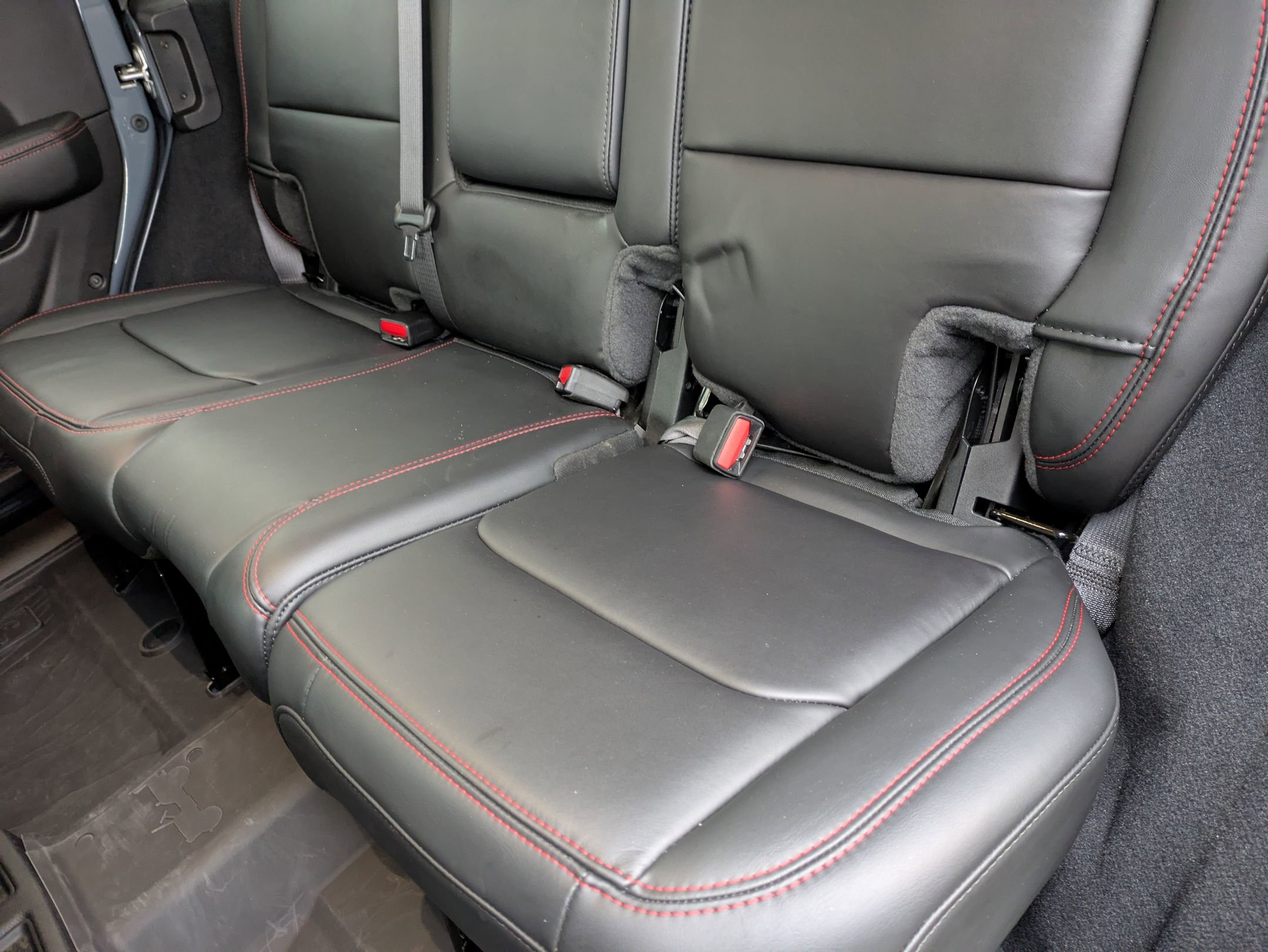 Used 2024 Jeep Wrangler Unlimited Rubicon w/ Technology Group image 32