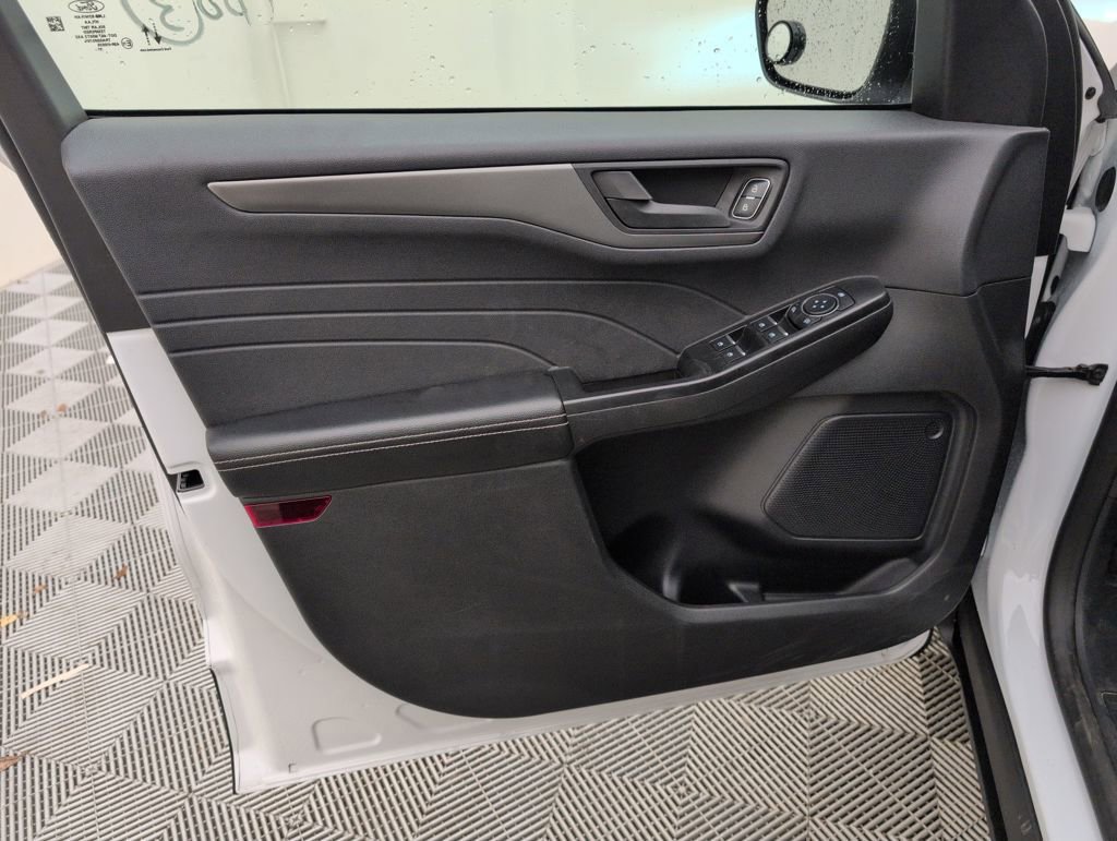 Certified 2025 Ford Escape Active image 37