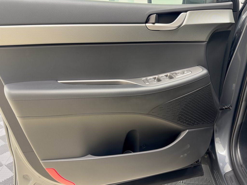 Used 2025 Hyundai Palisade SEL FWD image 14