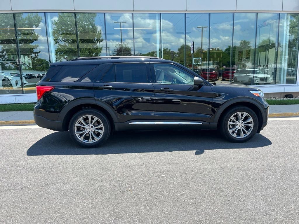 Certified 2022 Ford Explorer XLT w/ Equipment Group 202A AWD/4WD image 10