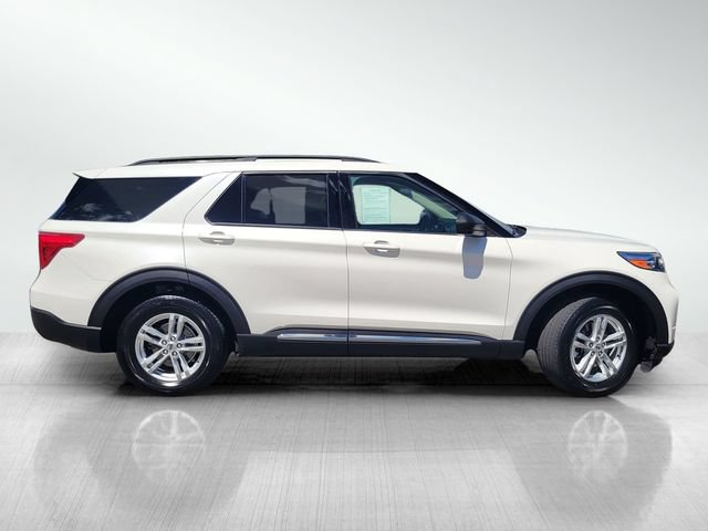Certified 2023 Ford Explorer XLT w/ Equipment Group 202A AWD/4WD image 3