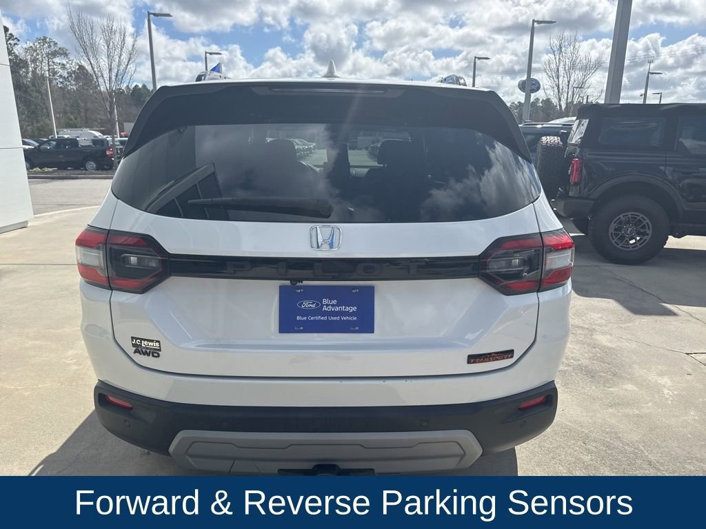 Used 2023 Honda Pilot TrailSport image 3