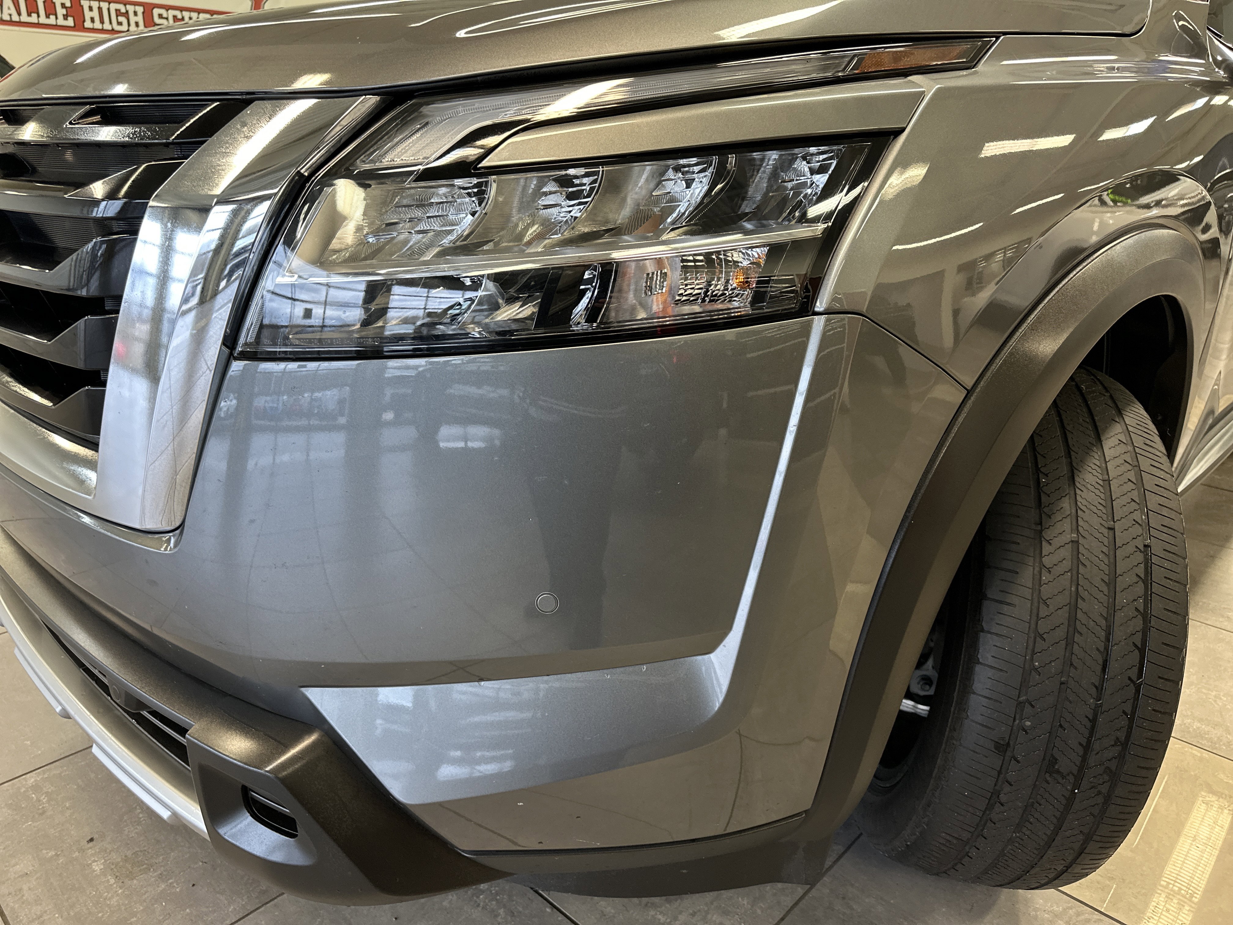 Used 2023 Nissan Pathfinder Platinum image 19