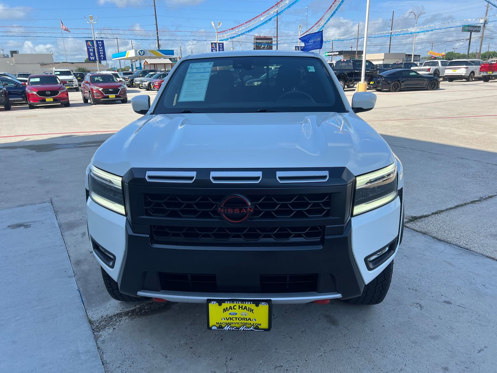 Used 2025 Nissan Frontier PRO-4X AWD/4WD image 8