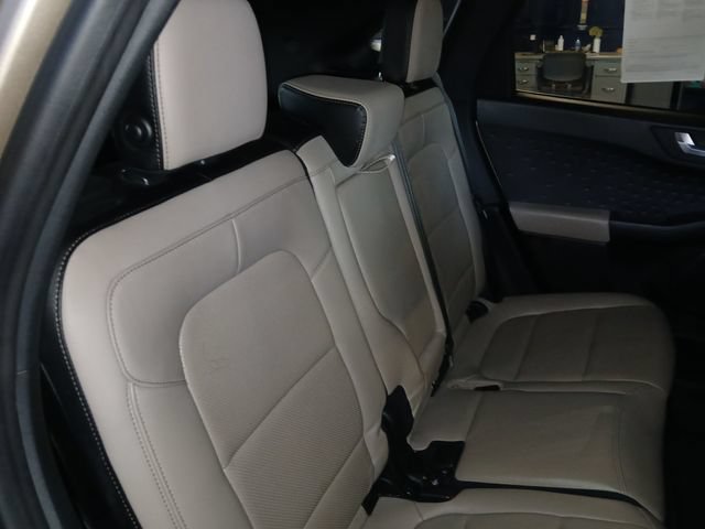 Certified 2020 Ford Escape Titanium AWD/4WD image 43