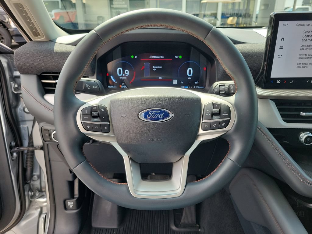 Certified 2025 Ford Explorer Active RWD image 23