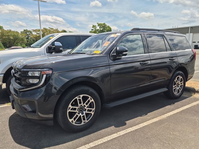 Certified 2025 Ford Expedition Active RWD image 4