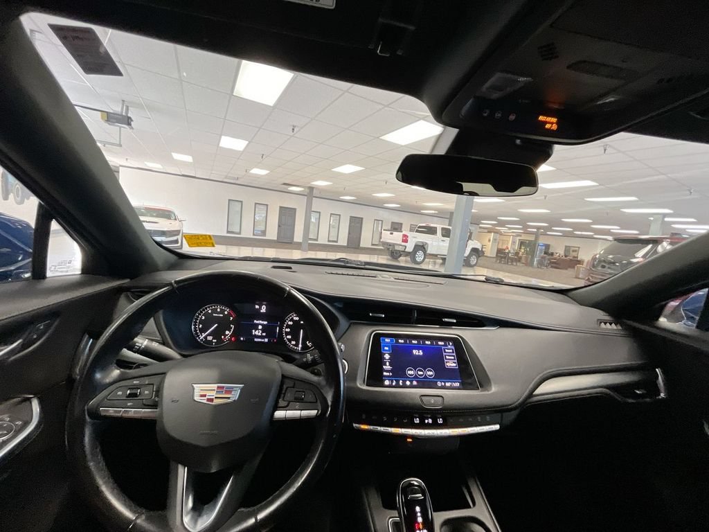 Used 2022 Cadillac XT4 Premium Luxury w/ Safety Alert Package AWD/4WD image 15