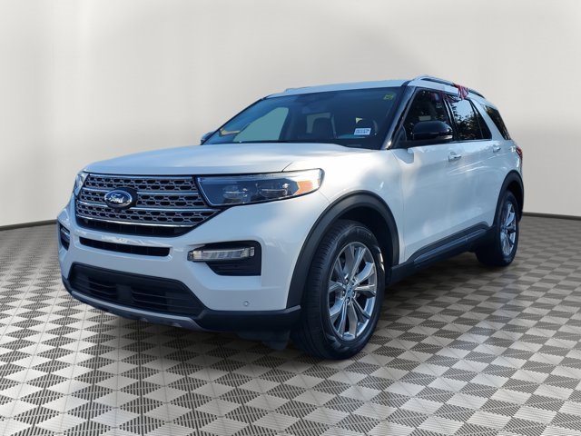 Certified 2022 Ford Explorer Limited w/ Equipment Group 301A image 3