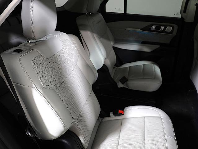 Certified 2025 Ford Explorer Platinum w/ Ultimate Package image 10
