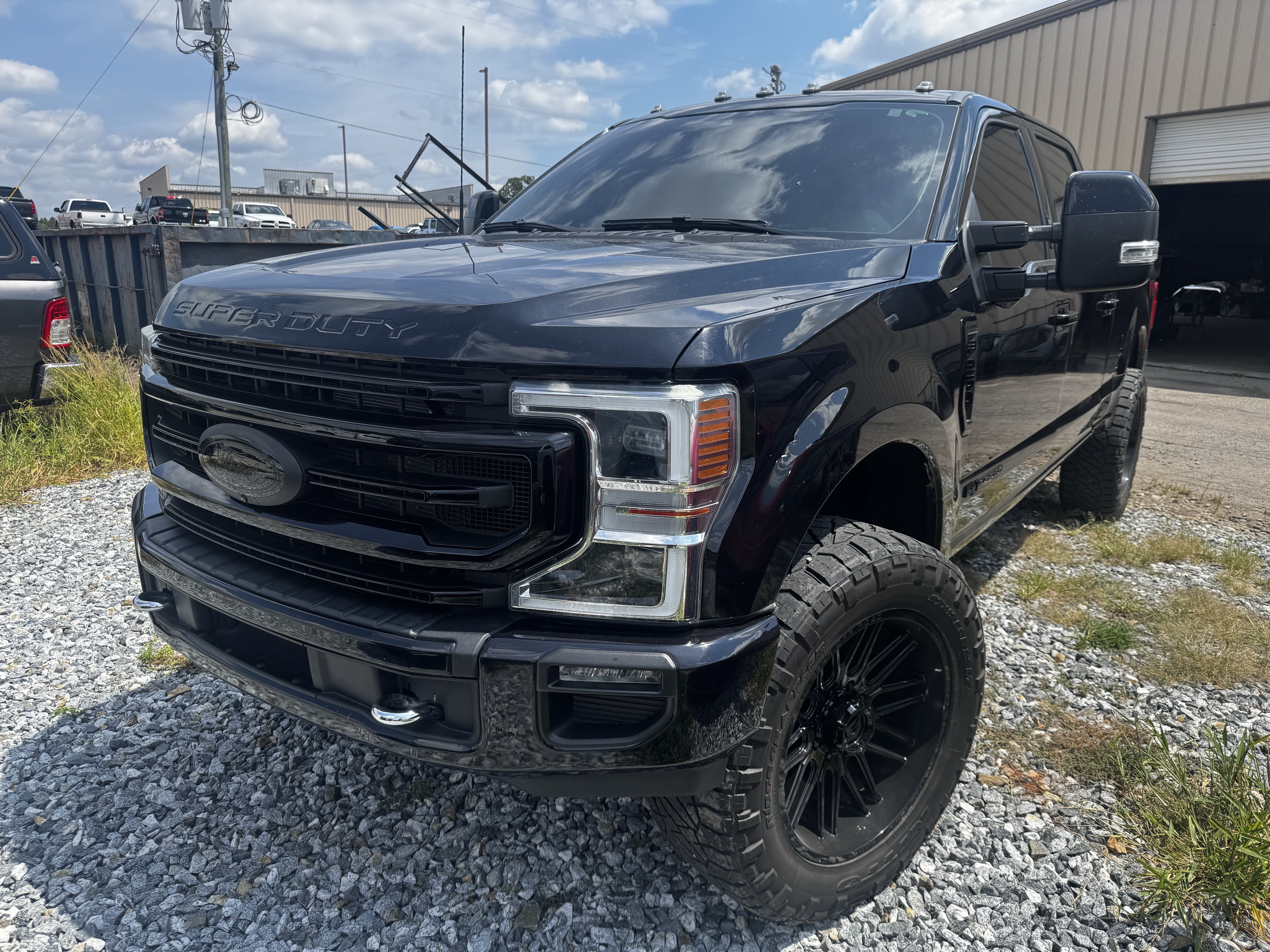 Certified 2022 Ford F250 Platinum w/ FX4 Off-Road Package AWD/4WD image 4