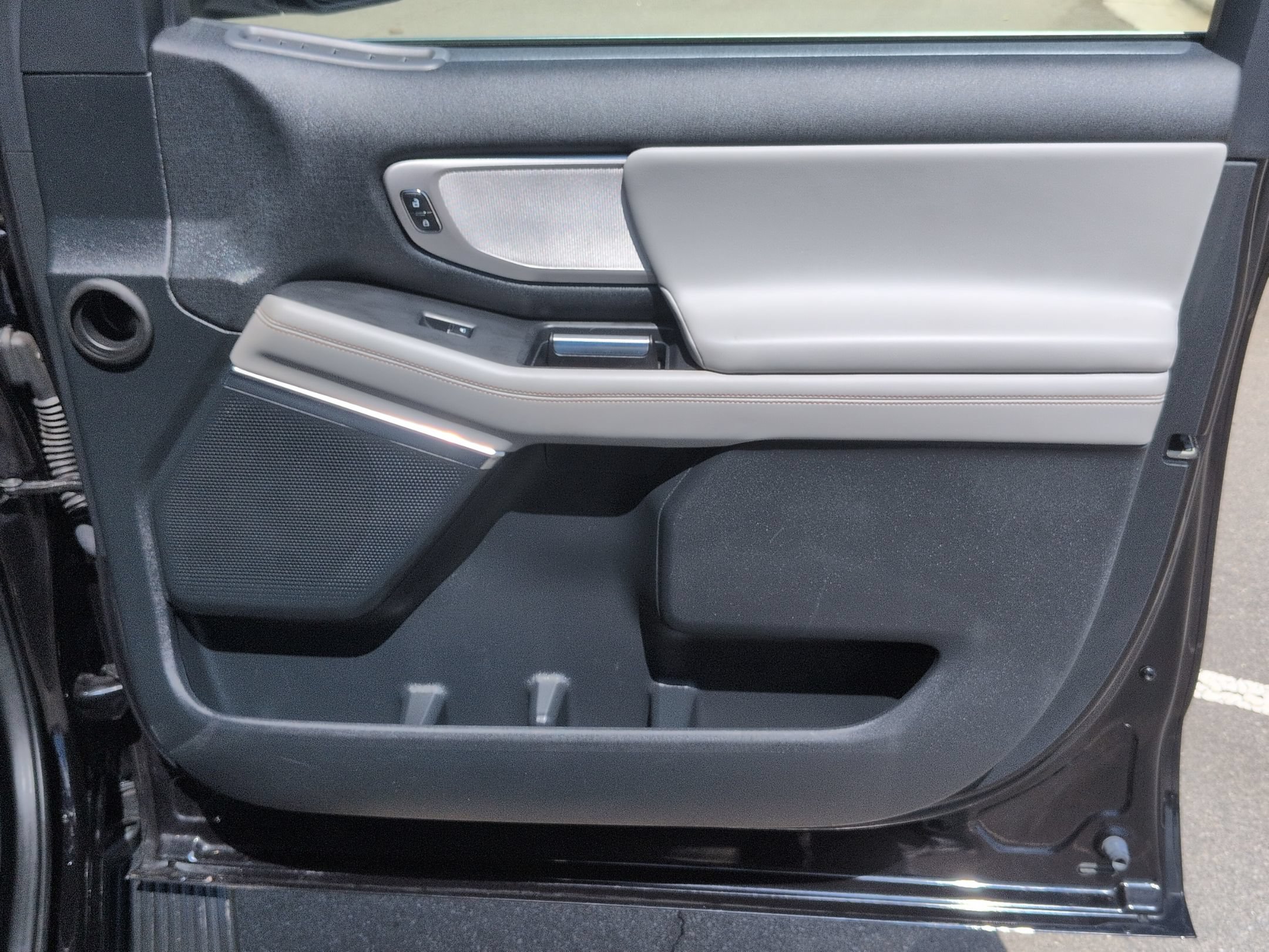 Certified 2025 Ford Expedition Max Active RWD image 36