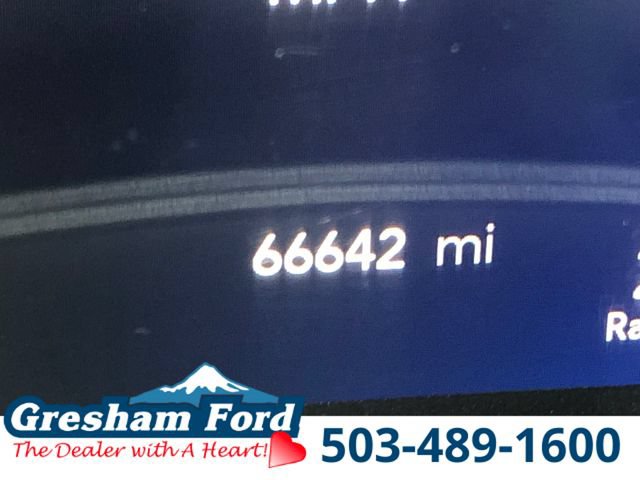 Used 2023 Chrysler Pacifica Touring-L FWD image 21