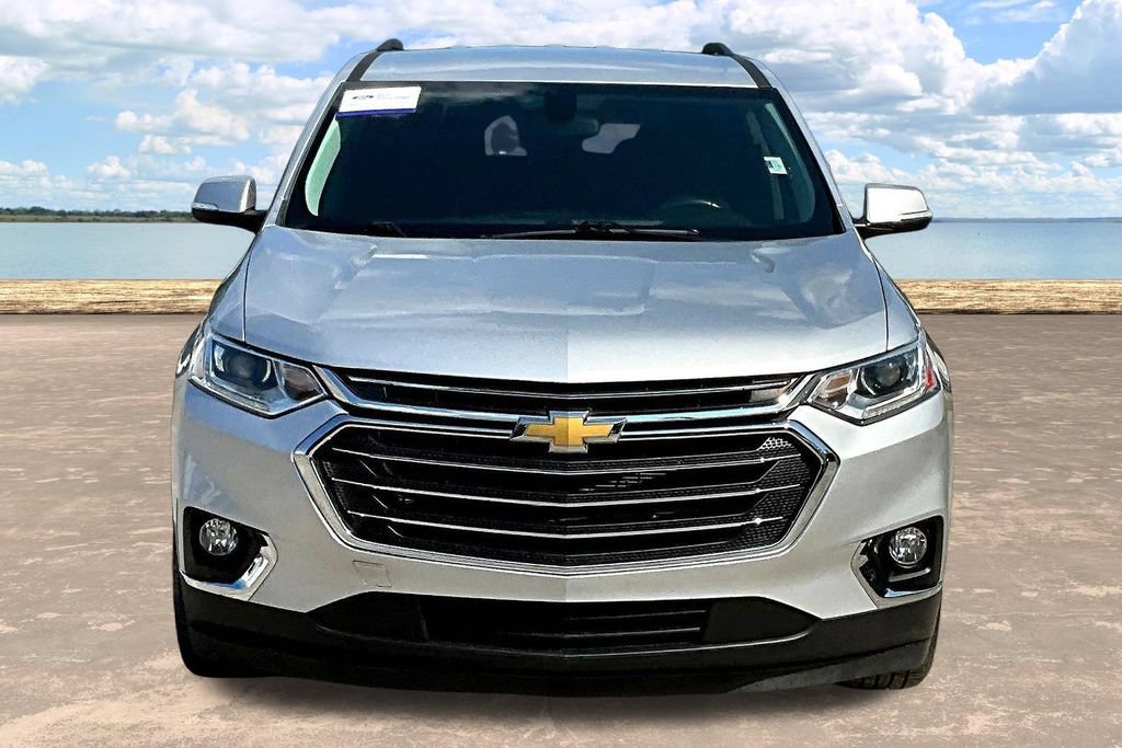 Used 2021 Chevrolet Traverse LT FWD image 2