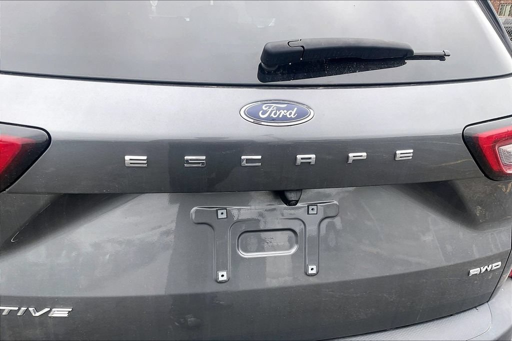 Certified 2023 Ford Escape Active AWD/4WD image 31