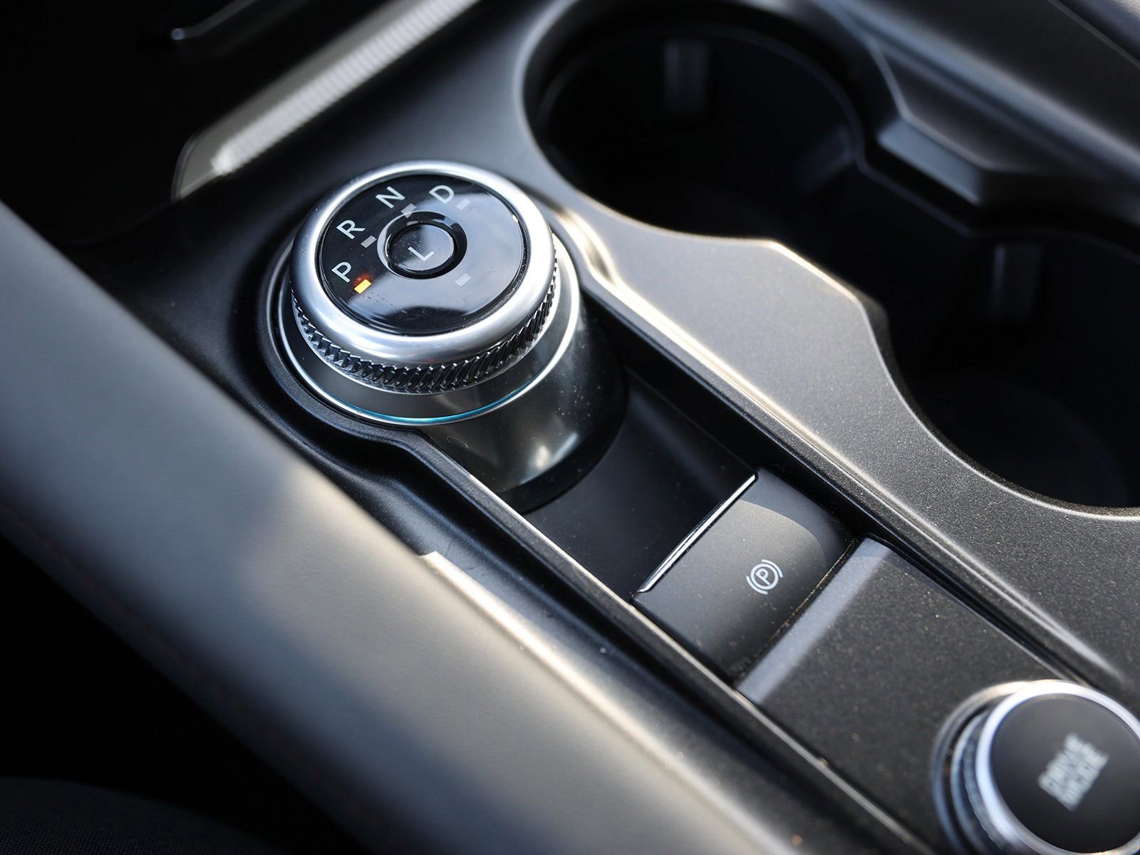 Certified 2025 Ford Explorer Active image 33