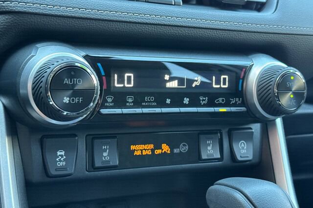 Used 2020 Toyota RAV4 XLE w/ XLE Grade Weather Package image 17