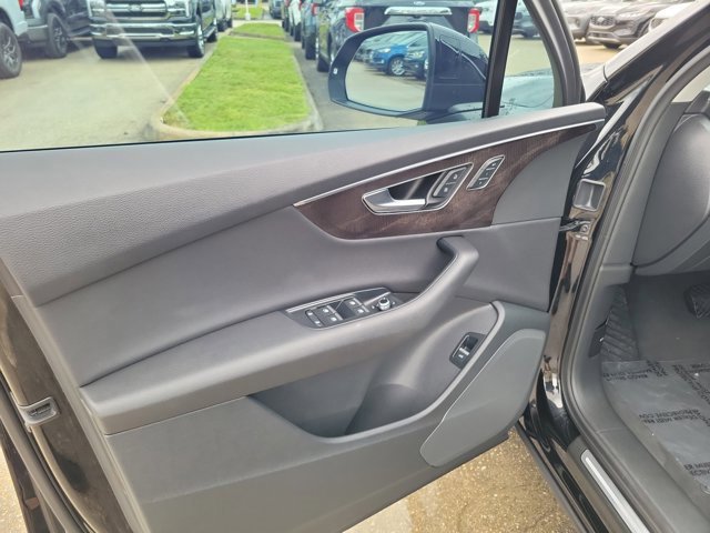 Used 2023 Audi Q7 3.0T Premium image 15