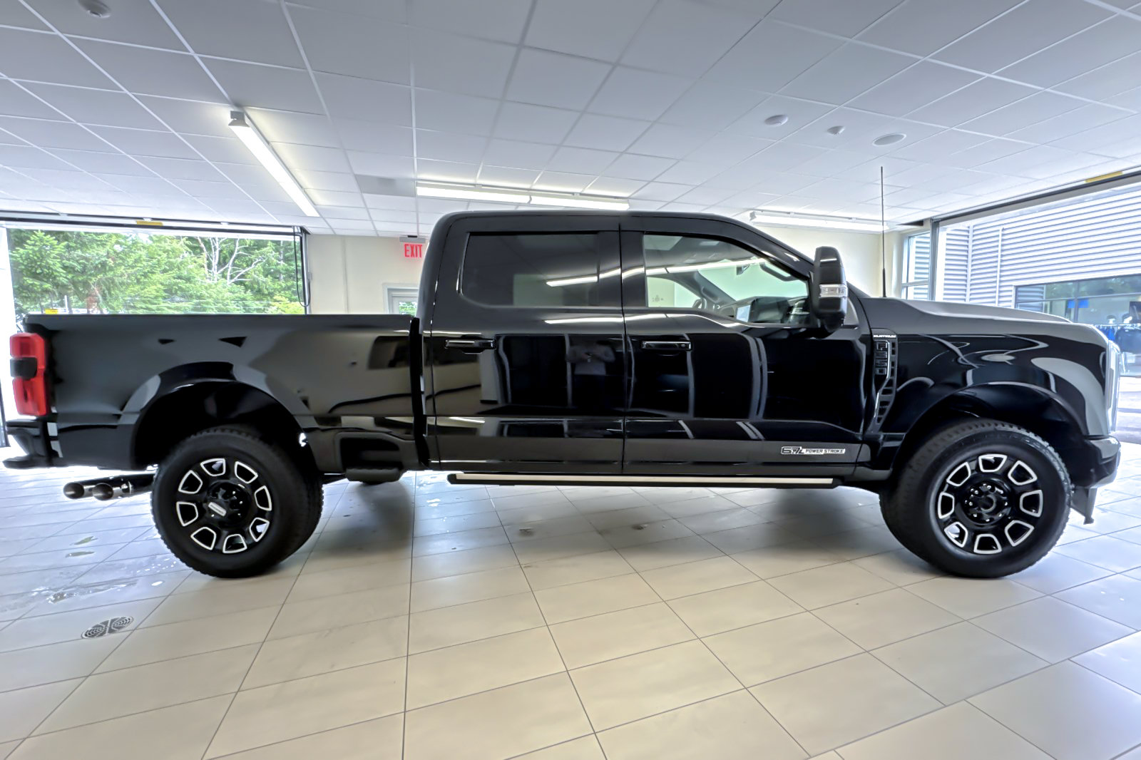 Certified 2025 Ford F350 Platinum AWD/4WD image 3
