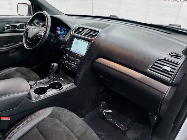 Certified 2019 Ford Explorer XLT w/ Equipment Group 202A AWD/4WD image 29