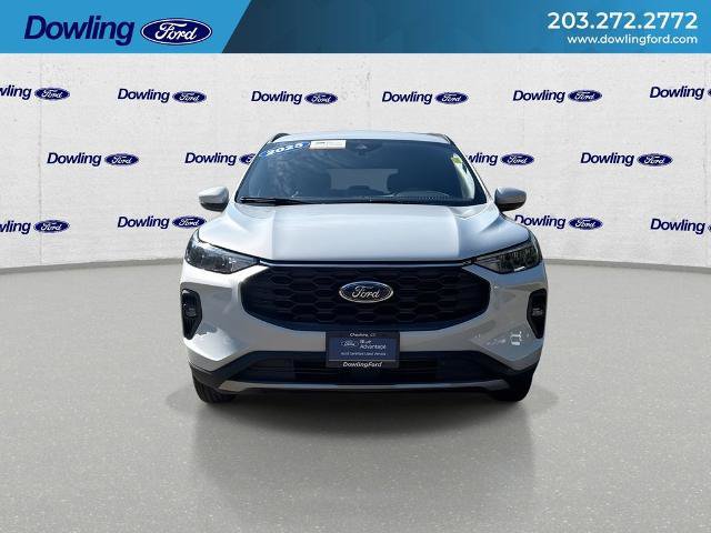 Certified 2025 Ford Escape ST-Line Select AWD/4WD image 3