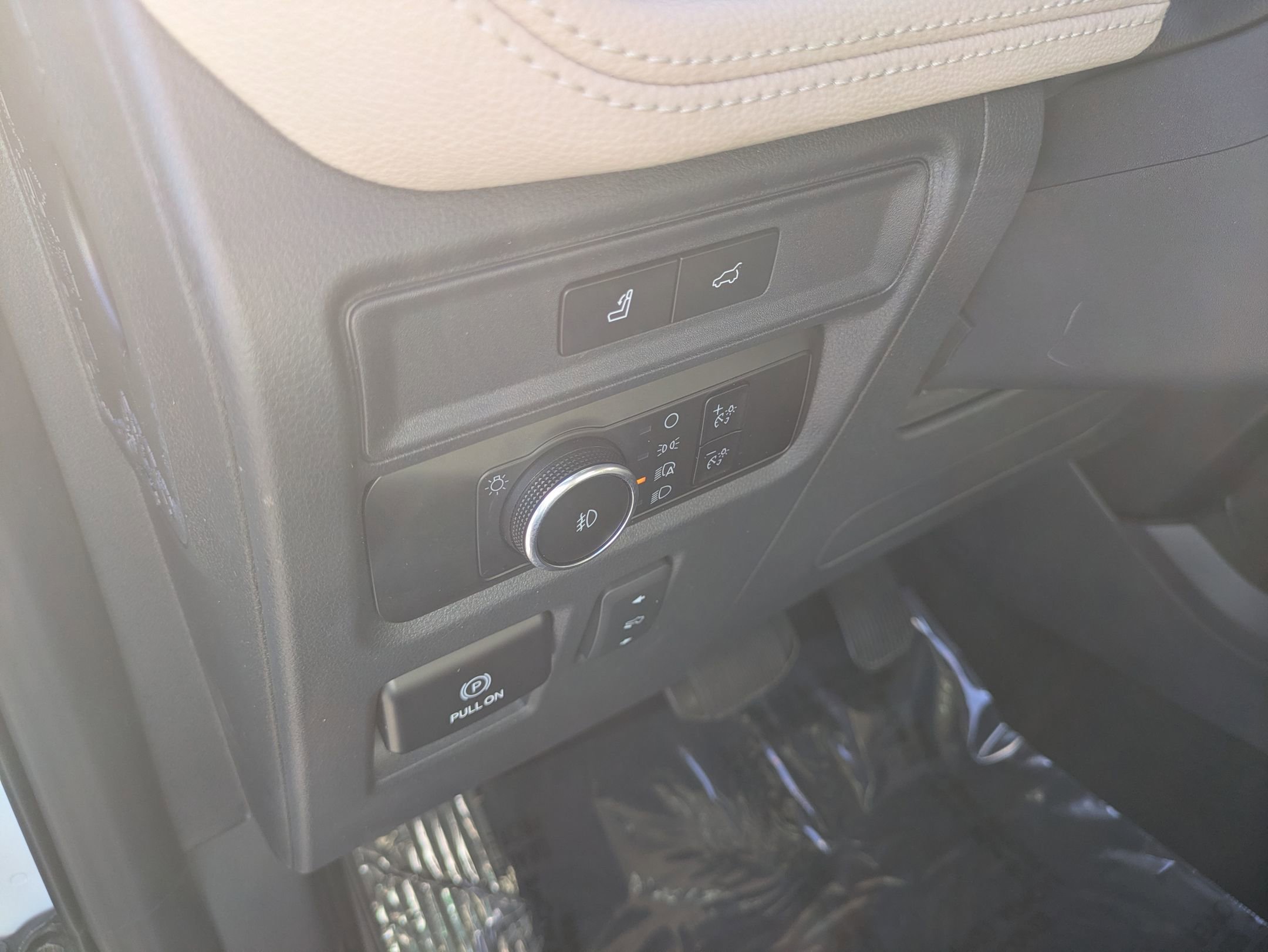 Certified 2024 Ford Expedition Limited image 16