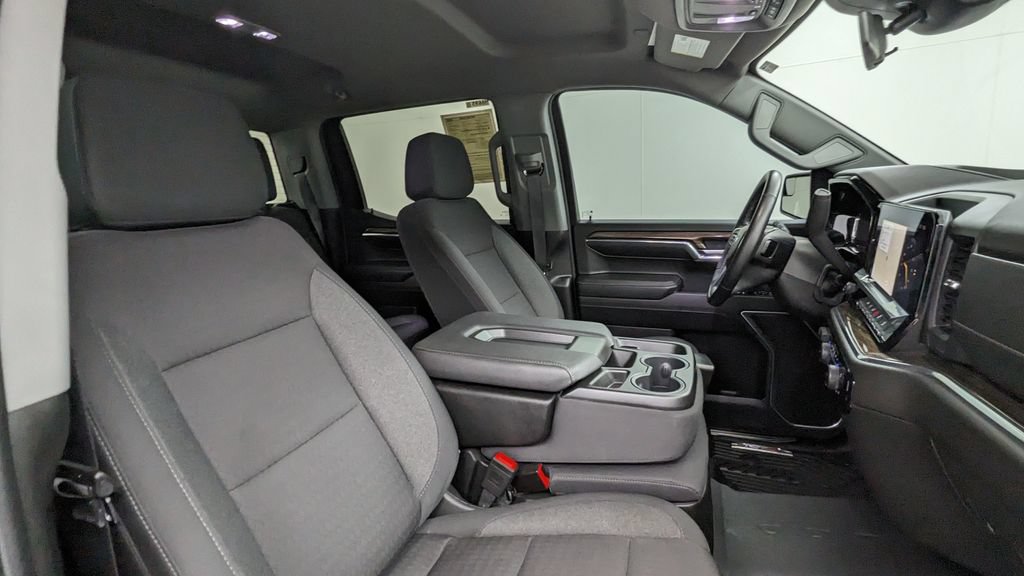 Used 2024 Chevrolet Silverado 1500 RST w/ Z71 Off-Road Package AWD/4WD image 36