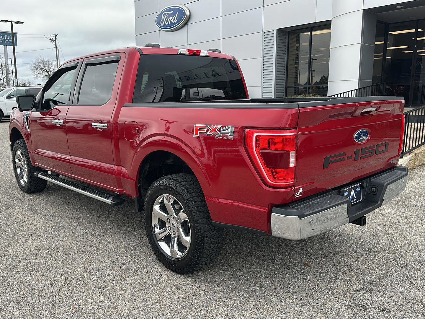 Certified 2022 Ford F150 XLT w/ Equipment Group 302A High image 17