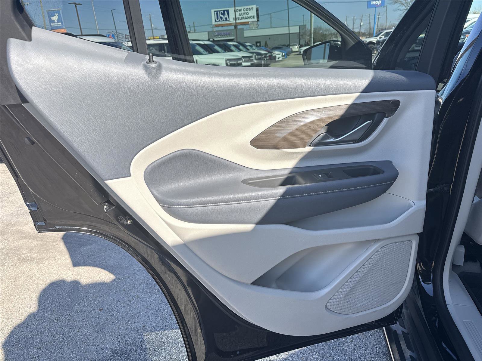 Used 2022 GMC Terrain Denali w/ Black Diamond Edition image 29