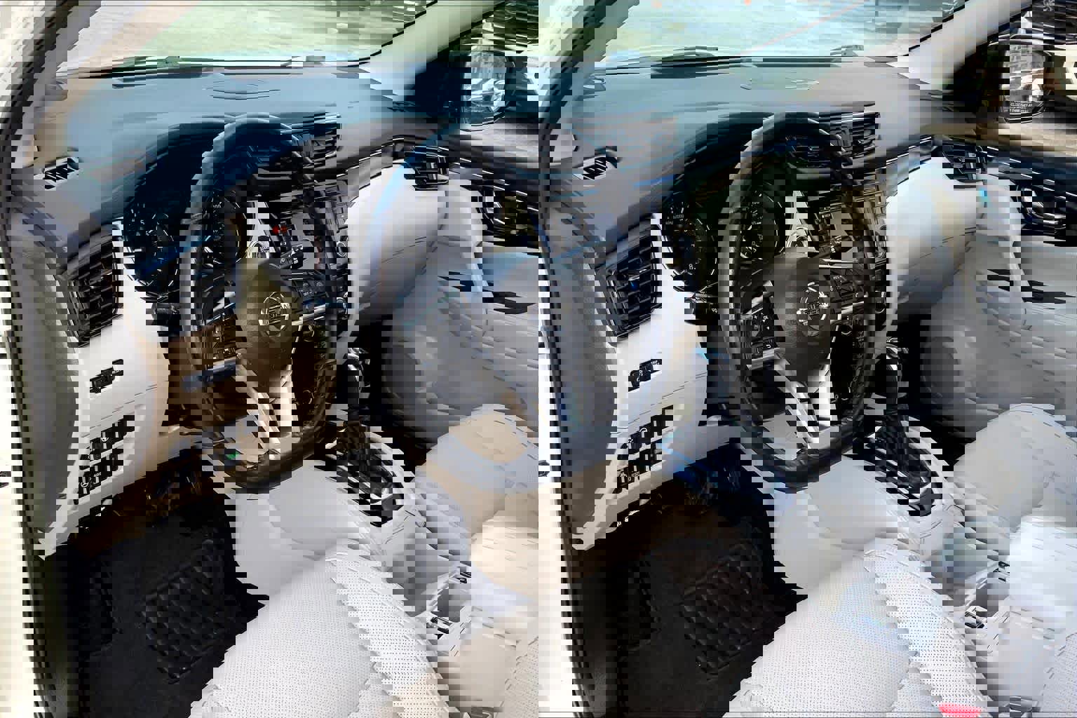 Used 2019 Nissan Rogue Sport SL w/ Premium Package image 16