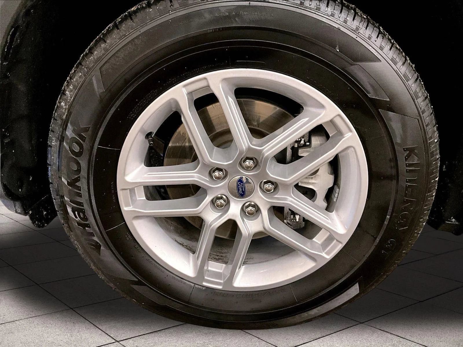 Certified 2025 Ford Explorer Active image 8