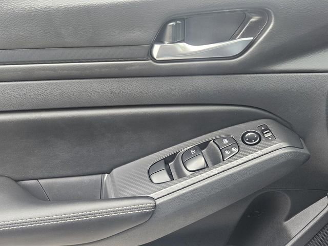 Used 2025 Nissan Altima 2.5 SV w/ SV Special Edition Package FWD image 32