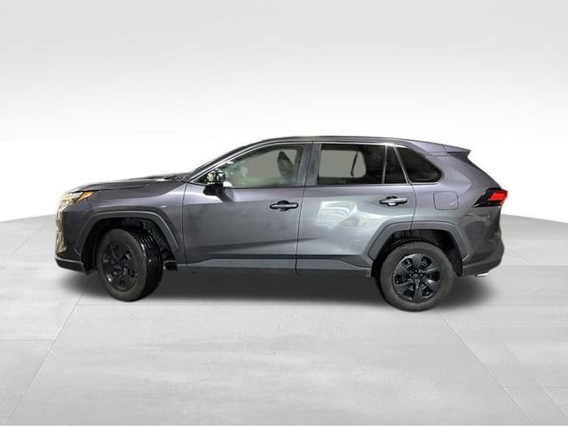 Used 2024 Toyota RAV4 LE AWD/4WD image 4