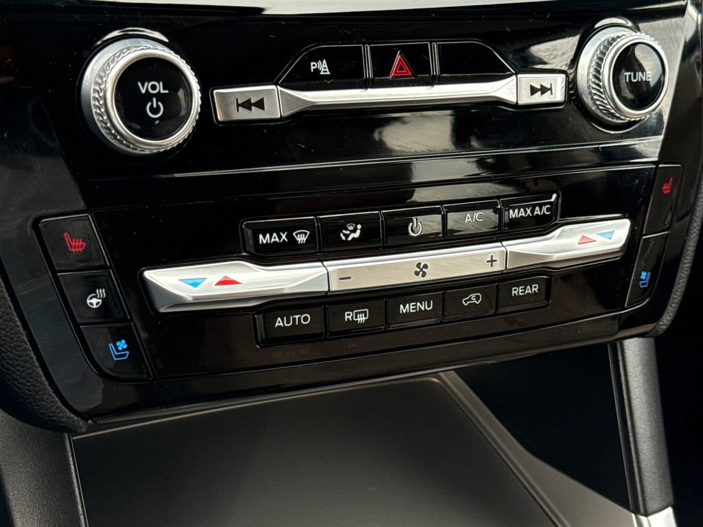 Certified 2024 Ford Explorer Limited w/ Limited Technology Package image 23