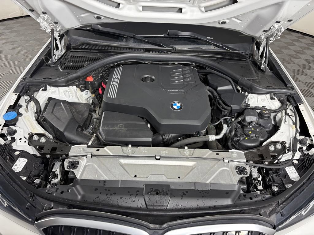 Used 2023 BMW 330i xDrive Sedan w/ Premium Package image 9