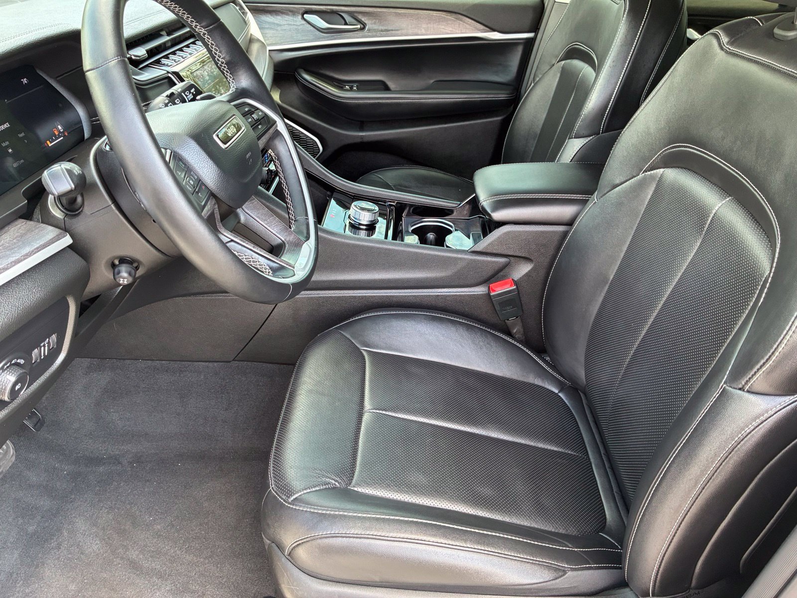 Used 2022 Jeep Grand Cherokee L Limited w/ Luxury Tech Group II RWD image 14